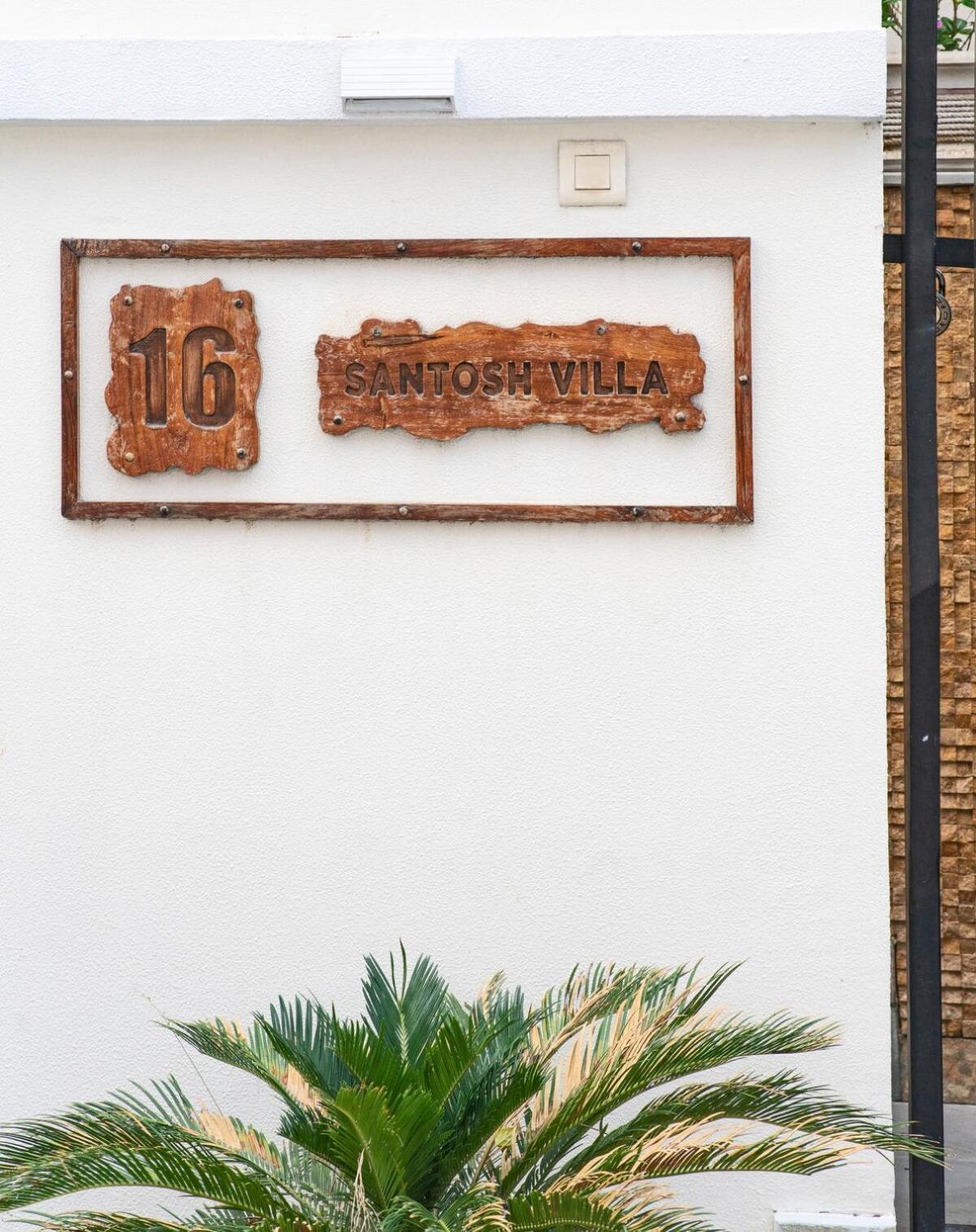 Santosh Villa - The House Of Antiques And Art Ουνταϊπούρ Εξωτερικό φωτογραφία