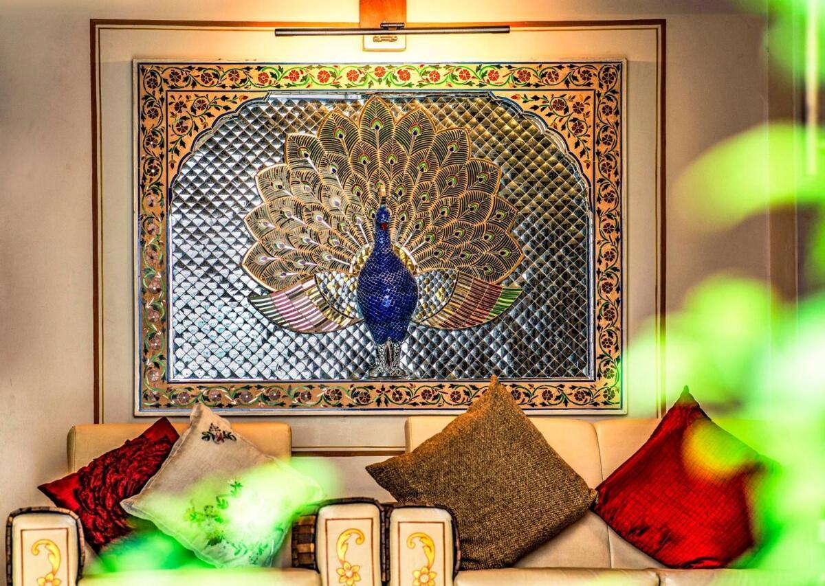 Santosh Villa - The House Of Antiques And Art Ουνταϊπούρ Εξωτερικό φωτογραφία