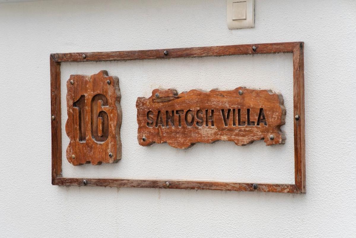 Santosh Villa - The House Of Antiques And Art Ουνταϊπούρ Εξωτερικό φωτογραφία